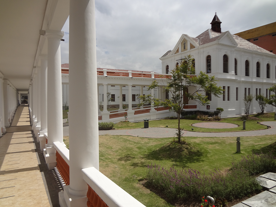Biblioteca Nacional Eugenio Espejo sede precongreso